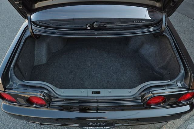 1989 Nissan Skyline JDM car for sale — photo 24 of 25