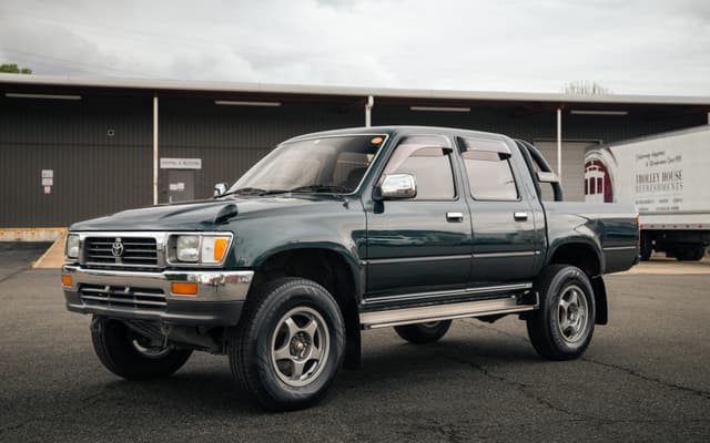 1997 Toyota Hilux JDM car for sale — photo 3 of 9