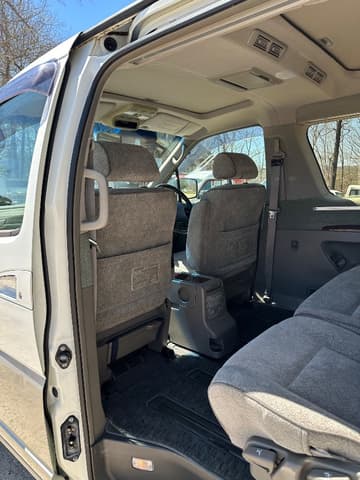 2000 Nissan Elgrand JDM car for sale — photo 14 of 25