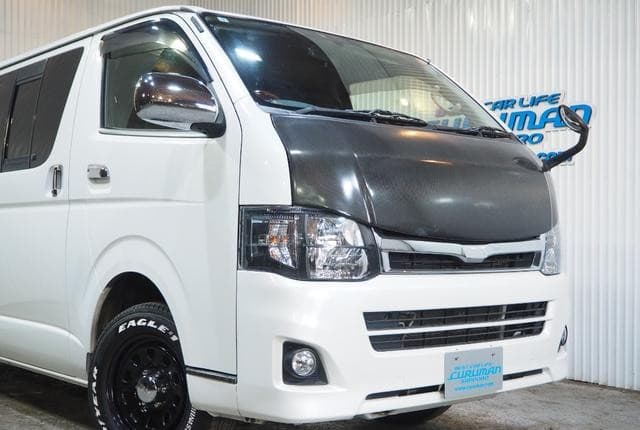 2010 Toyota HiAce JDM car for sale — photo 2 of 25