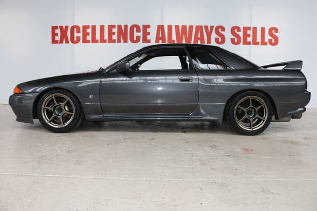 1993 Nissan Skyline JDM car for sale — photo 4 of 25