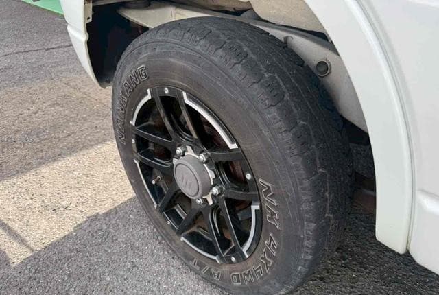 2008 Suzuki Jimny JDM car for sale — photo 23 of 25
