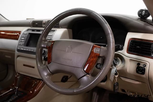 2000 Toyota Crown JDM car for sale — photo 12 of 25