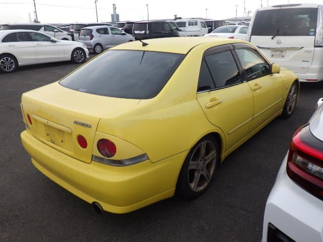 1998 Toyota Altezza JDM car for sale — photo 4 of 10