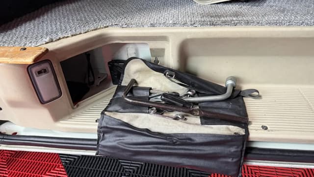1995 Toyota HiAce JDM car for sale — photo 14 of 25