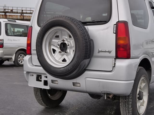 2001 Suzuki Jimny JDM car for sale — photo 18 of 25