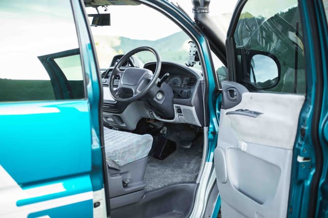 1997 Mitsubishi Delica JDM car for sale — photo 24 of 25
