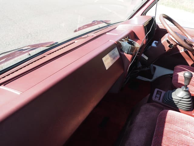 1991 Isuzu Elf JDM car for sale — photo 6 of 24