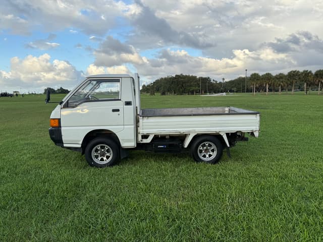 1994 Mitsubishi Delica JDM car for sale — photo 7 of 25