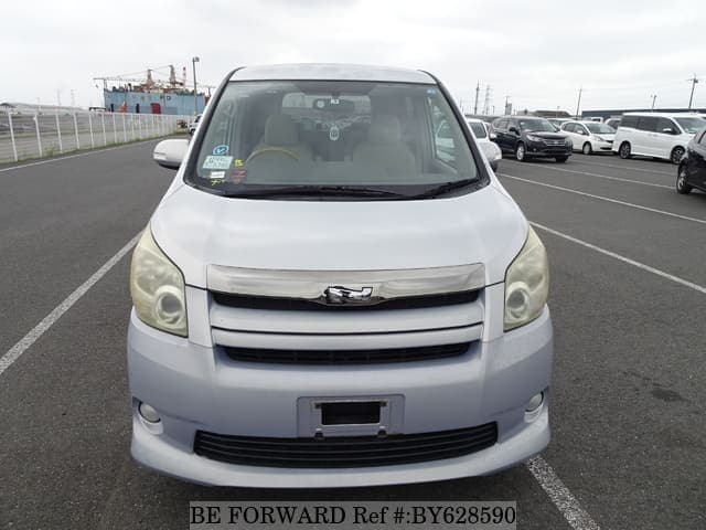 2009 Toyota Noah JDM car for sale — photo 8 of 25