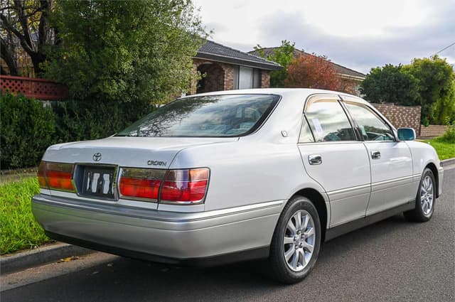 1999 Toyota Crown JDM car for sale — photo 10 of 21