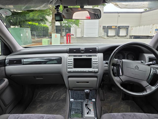 2000 Toyota Crown JDM car for sale — photo 11 of 13