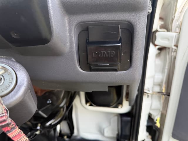 1998 Mitsubishi Minicab JDM car for sale — photo 2 of 25