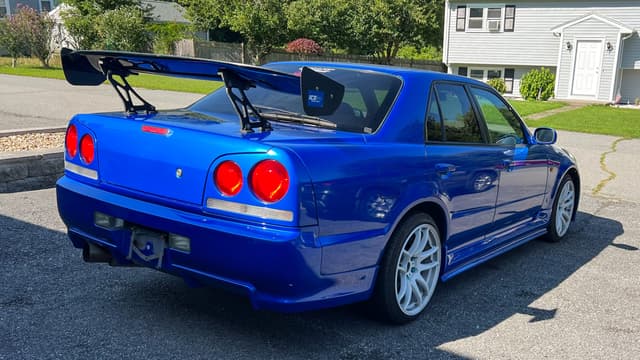 1998 Nissan Skyline JDM car for sale — photo 2 of 10