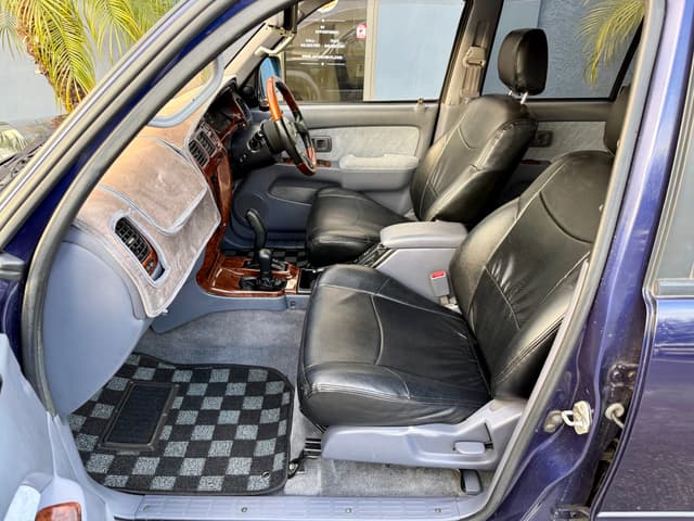 1996 Toyota Hilux Surf JDM car for sale — photo 21 of 25