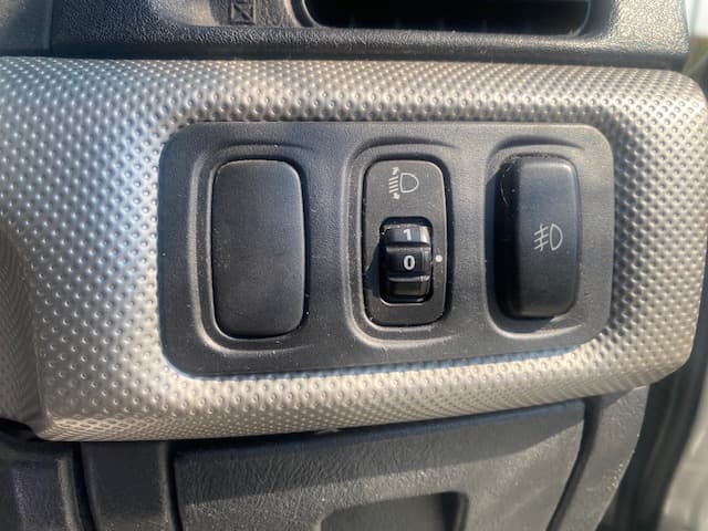 2006 Mitsubishi Pajero JDM car for sale — photo 16 of 25
