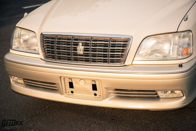2001 Toyota Crown JDM car for sale — photo 17 of 25