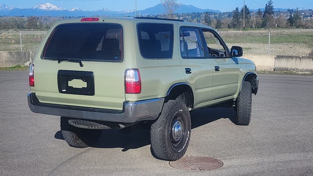 1994 Toyota Hilux Surf JDM car for sale — photo 6 of 16