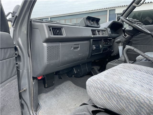 1995 Mitsubishi Delica JDM car for sale — photo 11 of 25