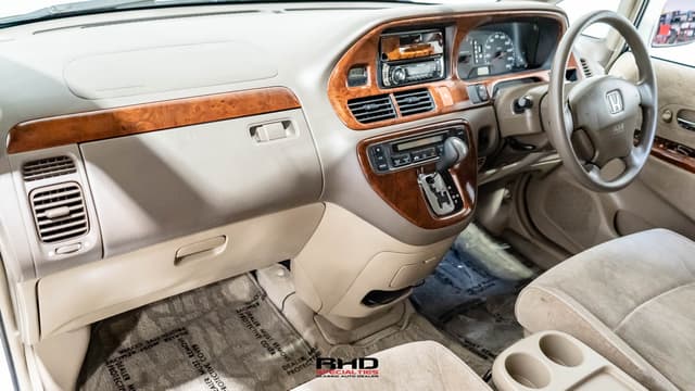 2000 Honda Odyssey JDM car for sale — photo 18 of 25