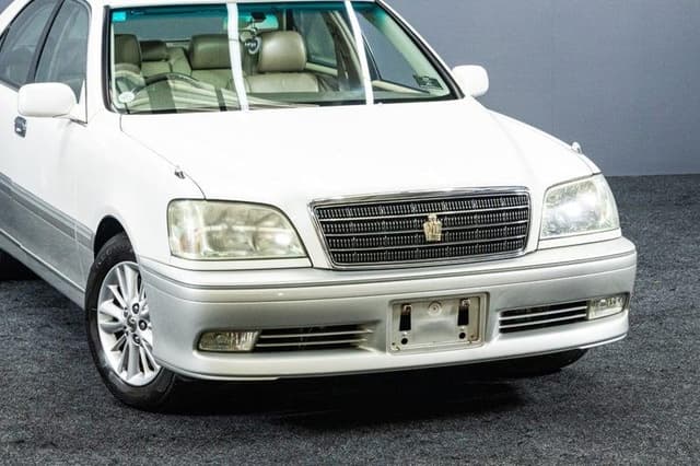 2003 Toyota Crown JDM car for sale — photo 3 of 17