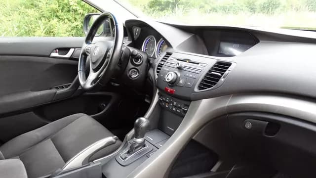 2009 Honda Accord JDM car for sale — photo 12 of 24