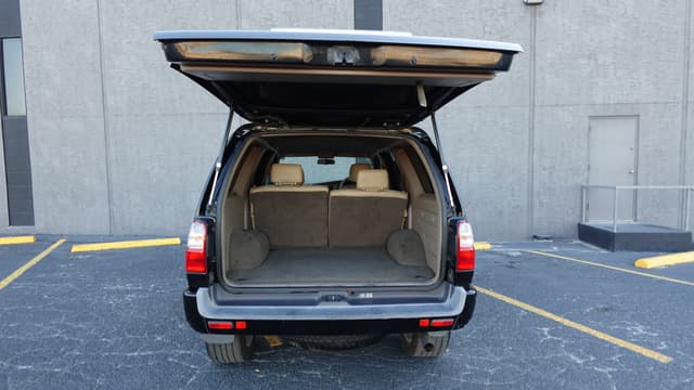 2000 Toyota Hilux Surf JDM car for sale — photo 13 of 15