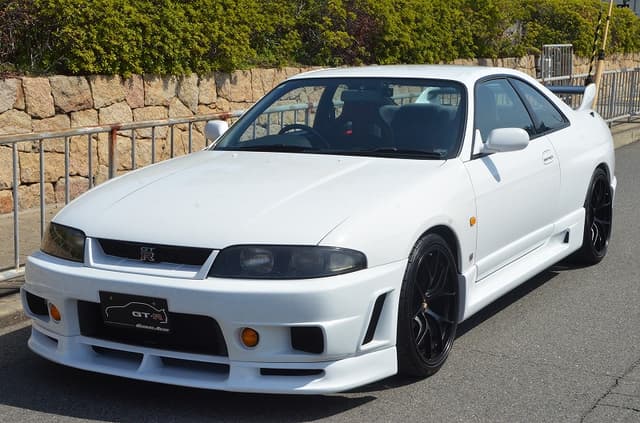 1995 Nissan Skyline JDM car for sale — photo 3 of 11