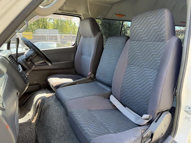 2007 Nissan Caravan JDM car for sale — photo 10 of 16