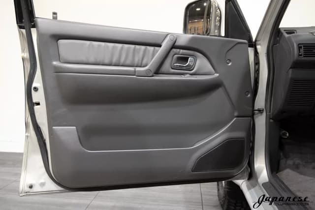 1994 Mitsubishi Pajero JDM car for sale — photo 19 of 25