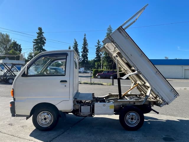 1995 Mitsubishi Minicab JDM car for sale — photo 3 of 9
