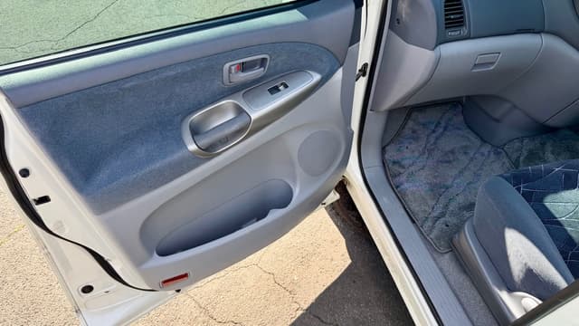 2000 Toyota Estima JDM car for sale — photo 16 of 19