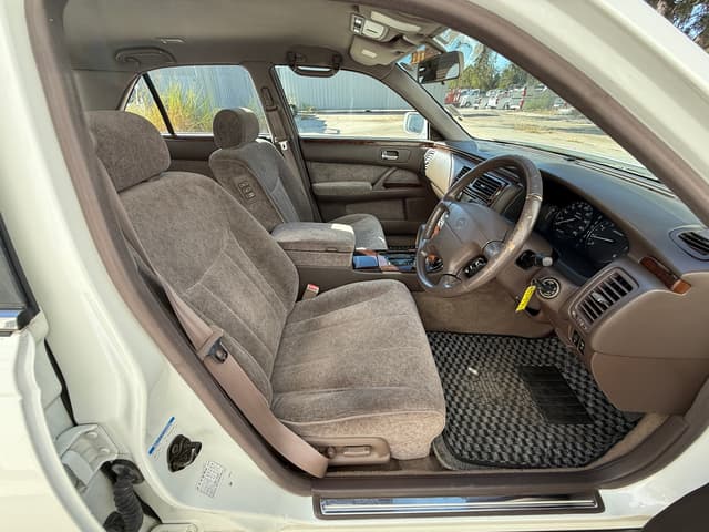 1997 Nissan Cima JDM car for sale — photo 17 of 21