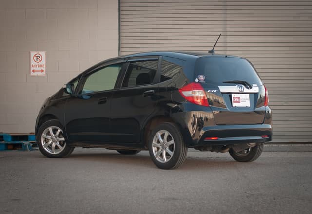 2010 Honda Fit JDM car for sale — photo 3 of 25