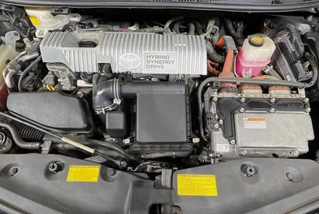 2011 Toyota Prius JDM car for sale — photo 23 of 25