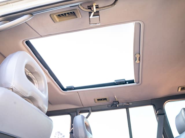 1993 Mitsubishi Pajero JDM car for sale — photo 4 of 18