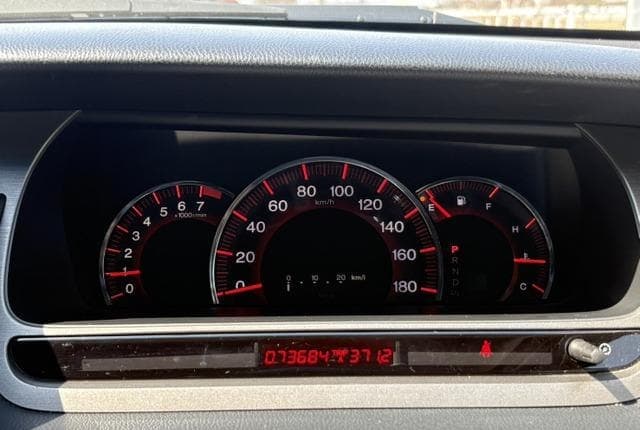 2004 Honda Odyssey JDM car for sale — photo 12 of 18