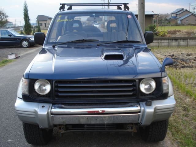 1996 Mitsubishi Pajero JDM car for sale — photo 3 of 5