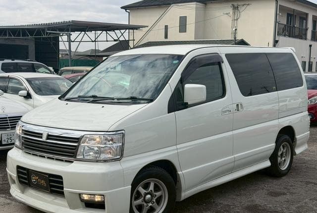 2001 Nissan Elgrand JDM car for sale — photo 3 of 25