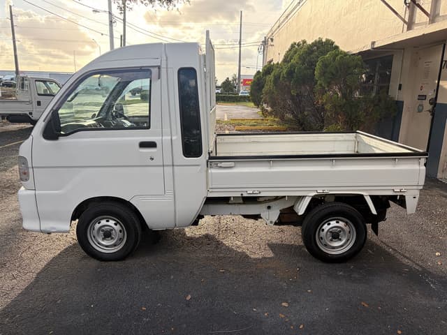 2000 Daihatsu Hijet JDM car for sale — photo 12 of 17