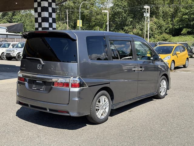 2008 Honda Stepwagon JDM car for sale — photo 7 of 19