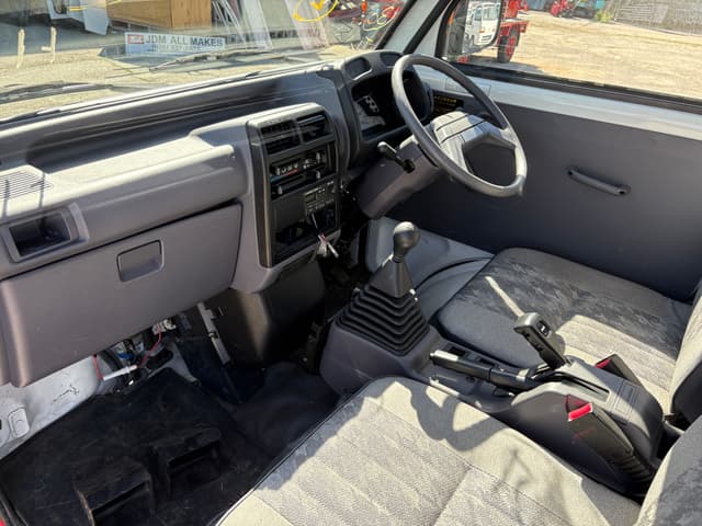 1999 Mitsubishi Minicab JDM car for sale — photo 18 of 25