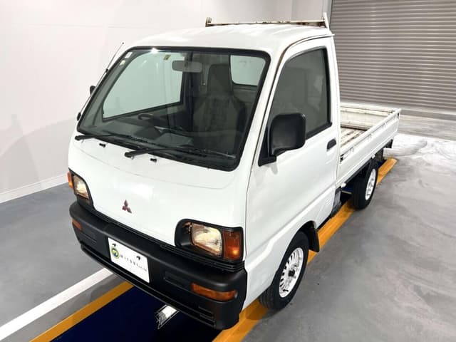 1996 Mitsubishi Minicab JDM car for sale — photo 2 of 23