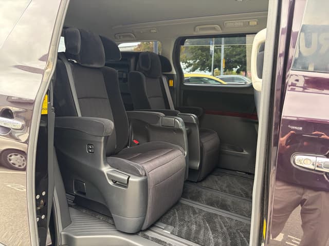 2010 Toyota Vellfire JDM car for sale — photo 11 of 23