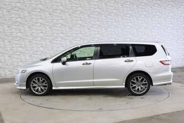 2011 Honda Odyssey JDM car for sale — photo 4 of 12