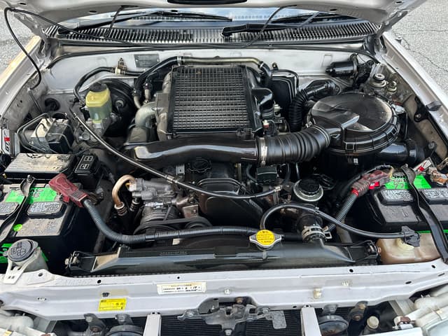 1996 Toyota Hilux Surf JDM car for sale — photo 17 of 20