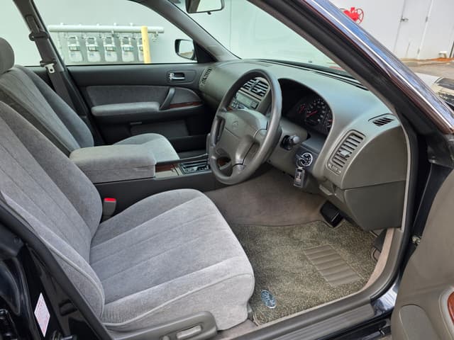 1999 Nissan Gloria JDM car for sale — photo 10 of 13