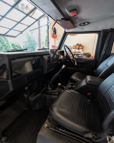 1990 Land Rover Defender JDM car for sale — photo 10 of 13