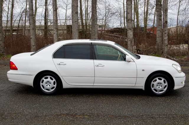2001 Toyota Celsior JDM car for sale — photo 8 of 22