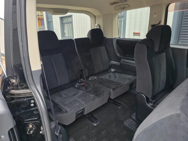 2007 Mitsubishi Delica JDM car for sale — photo 13 of 24